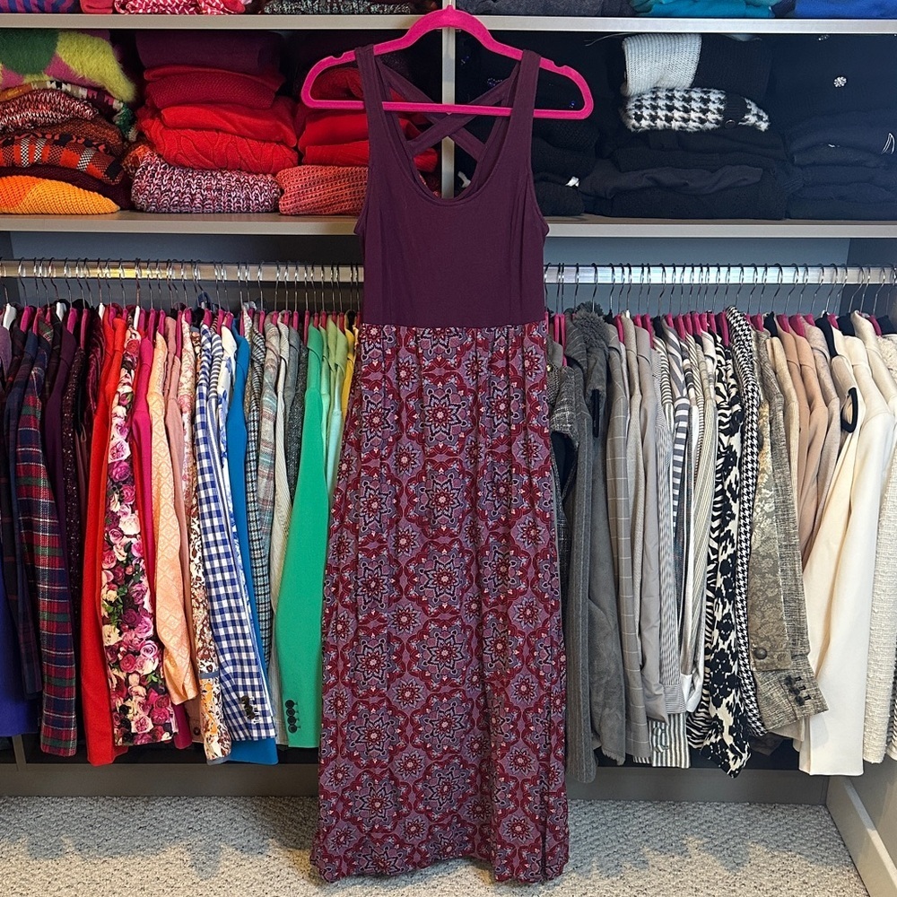 Mudd maroon/blue print sleeveless criss cross back maxi dress size M